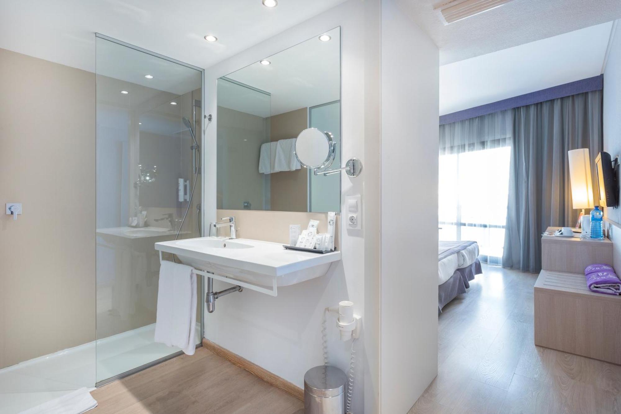 Superior Double or Twin Room with Sea View,788453322:JPEG